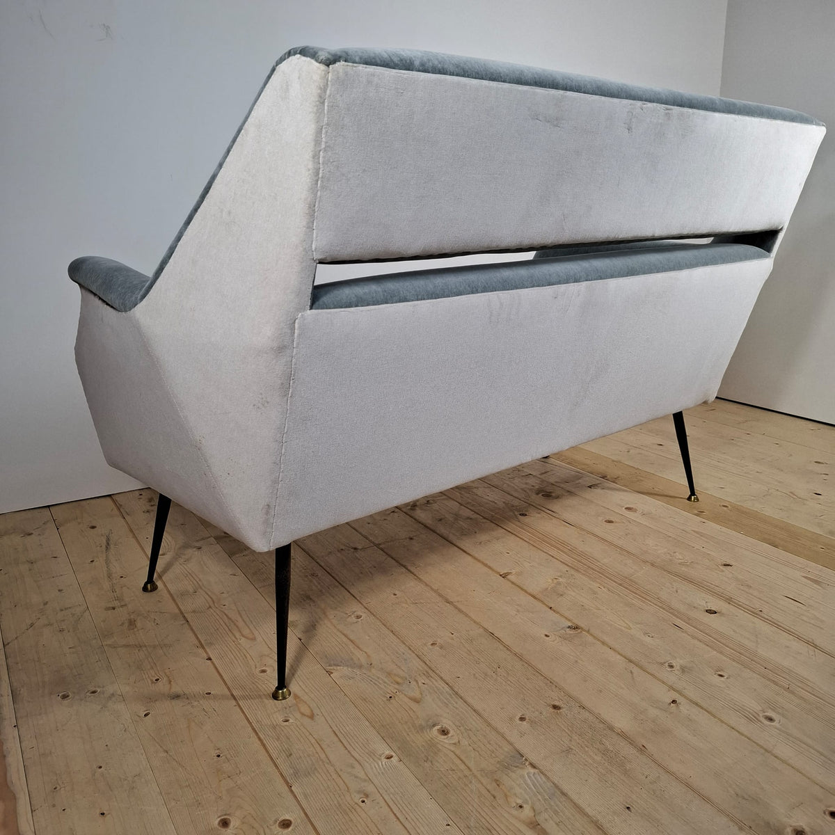 Divano Due Posti Minotti per Gigi Radice in Velluto Kvadrat Bicolor – Italia 1955