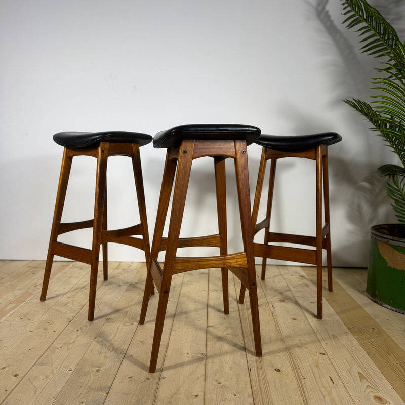 Set di Tre Sgabelli da Bar Vintage di Johannes Andersen in Teak – Design Danese Anni ’60