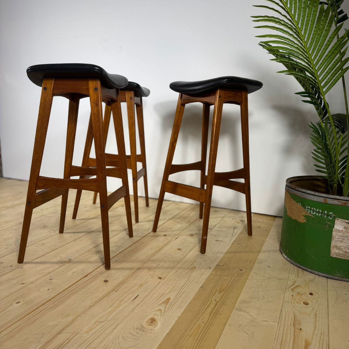 Set di Tre Sgabelli da Bar Vintage di Johannes Andersen in Teak – Design Danese Anni ’60
