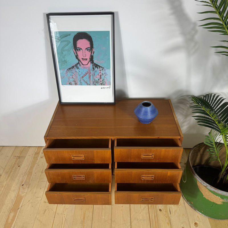 Piccola Cassettiera Vintage Danese Anni ’60 in Teak a Sei Cassetti – Mid-Century Modern
