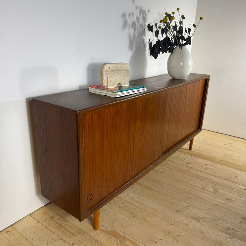 Sideboard Mid-Century Modern in Teak con Ante Scorrevoli – Design Scandinavo Anni ’60