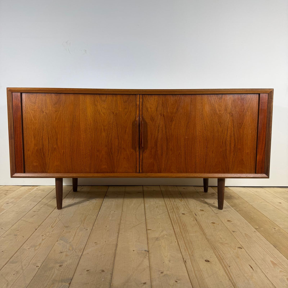 Sideboard Vintage in Teak con Ante a Scomparsa – Design Scandinavo Mid-Century