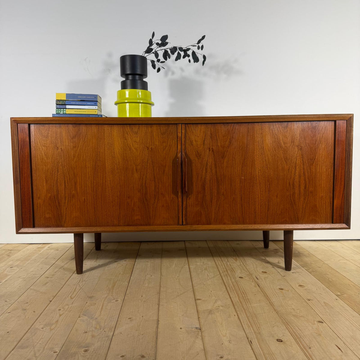 Sideboard Vintage in Teak con Ante a Scomparsa – Design Scandinavo Mid-Century