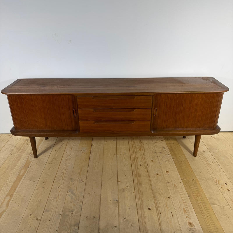Madia Vintage in Teak con Bordi Stondati e Ante a Scomparsa – Design Scandinavo Mid-Century
