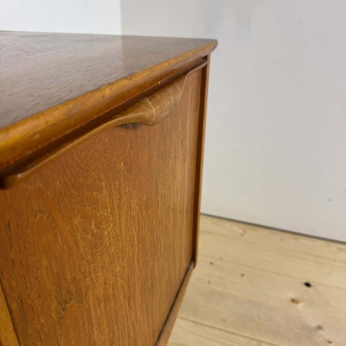 Sideboard Vintage in Teak – Credenza Mid-Century Modern Anni ’60