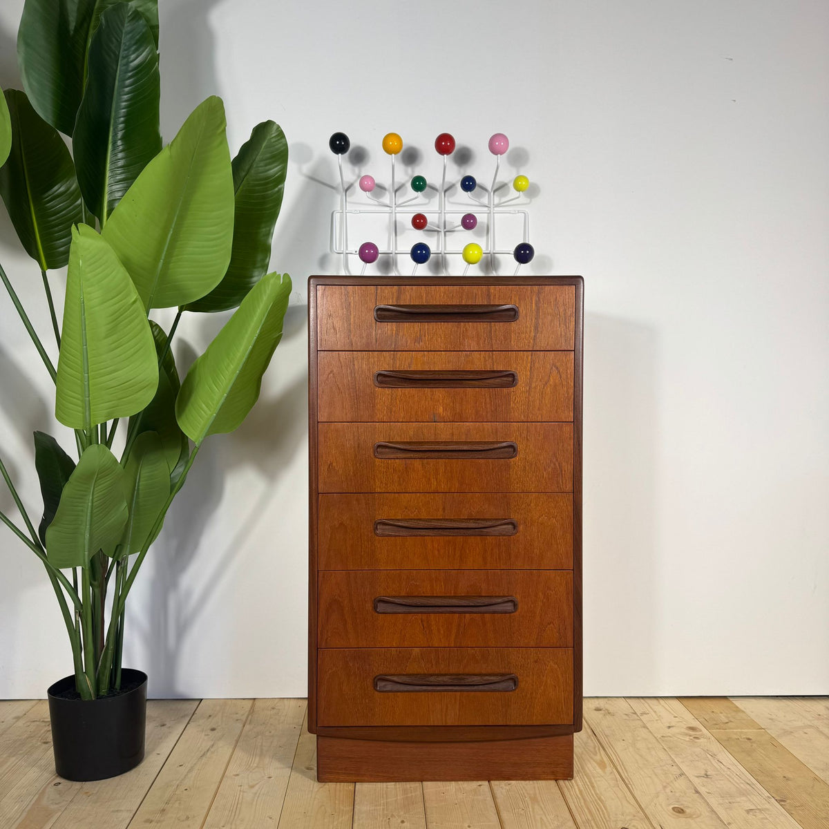 Cassettiera G-Plan in Teak – Eleganza Mid-Century del Design Britannico