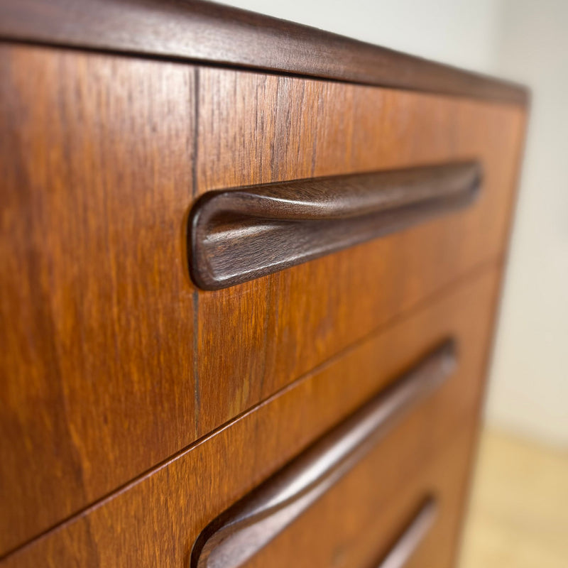 Cassettiera G-Plan in Teak – Eleganza Mid-Century del Design Britannico
