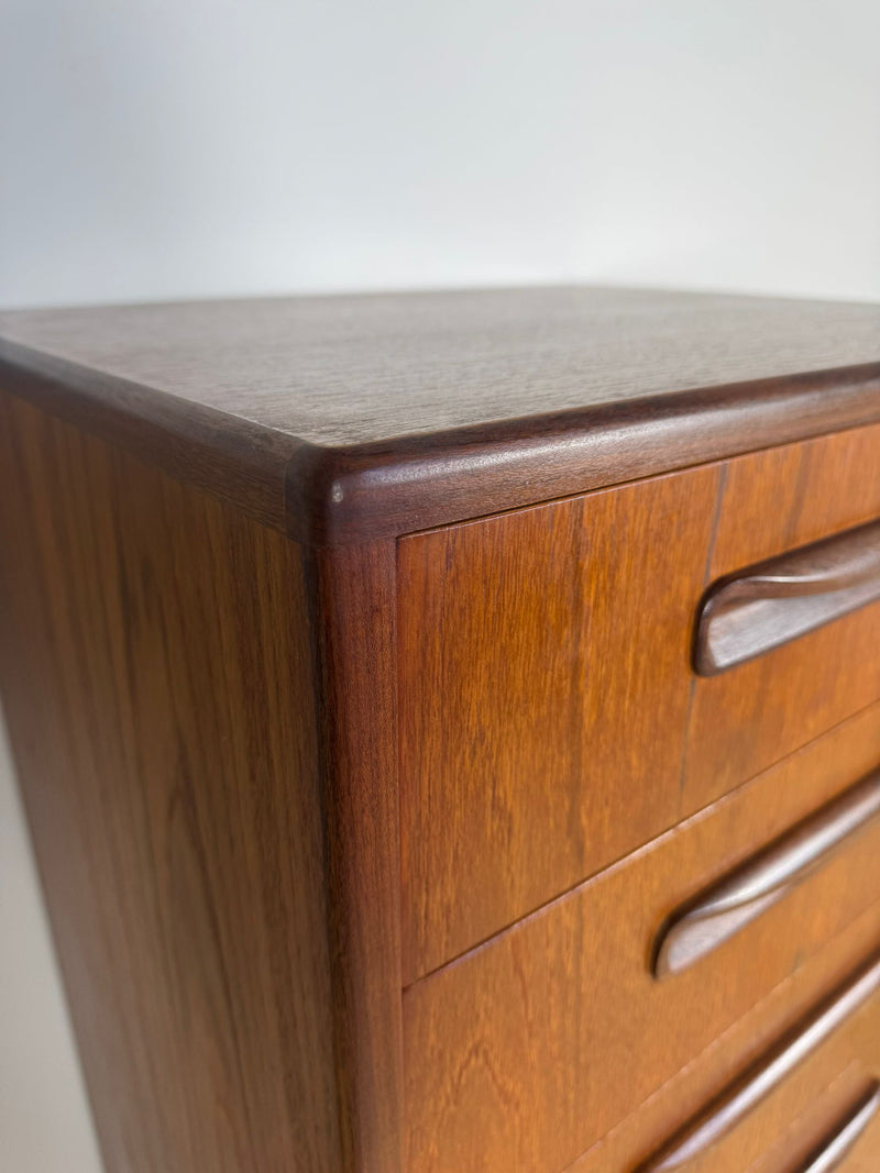 Cassettiera G-Plan in Teak – Eleganza Mid-Century del Design Britannico