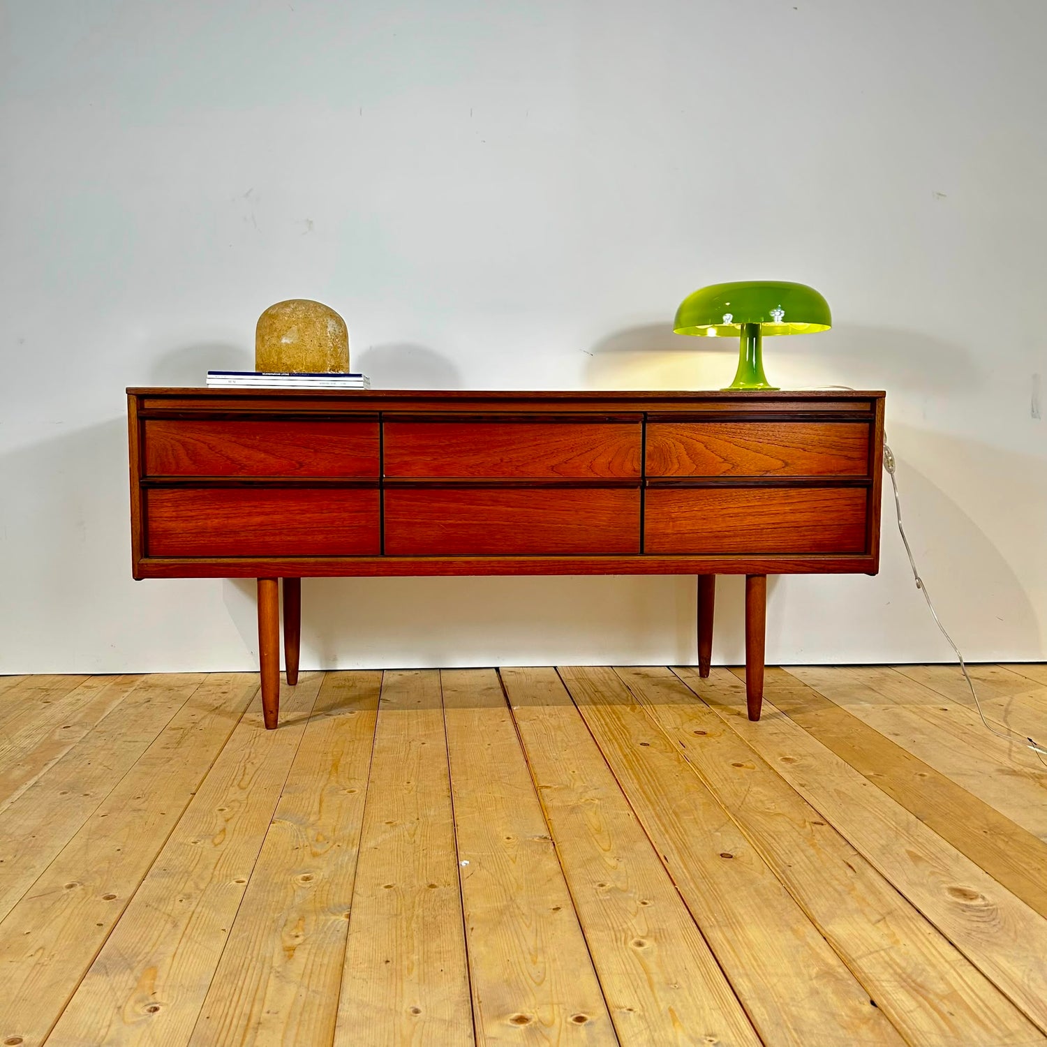 Cassettiera Austinsuite in teak, anni ’60