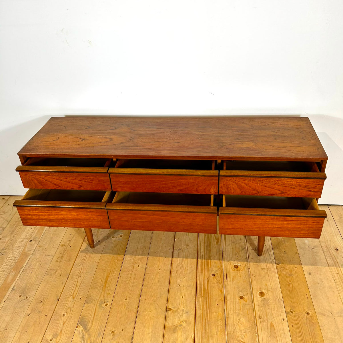 Cassettiera Austinsuite in teak, anni ’60