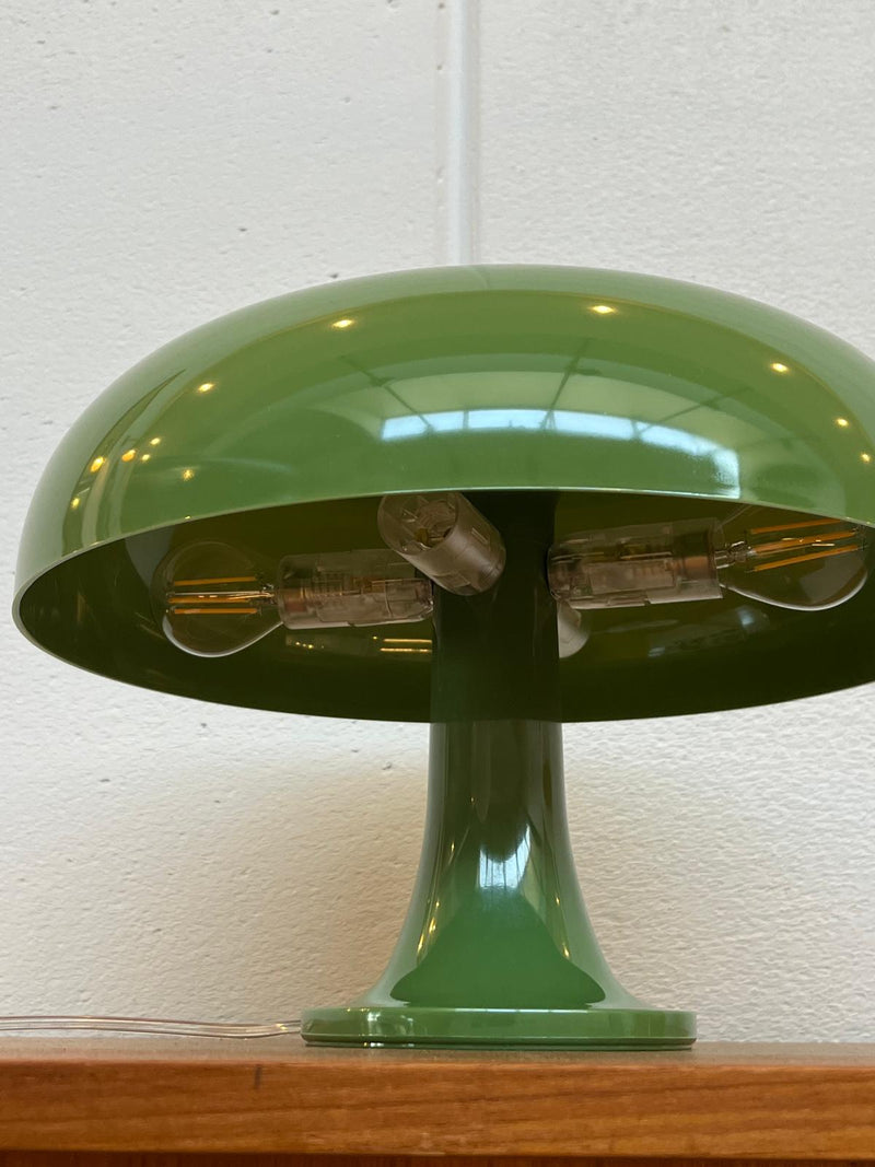 Lampada da tavolo Nessino di Artemide verde, Giancarlo Mattioli