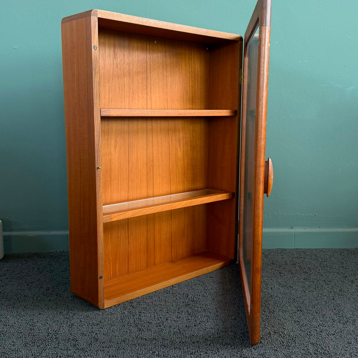 Vetrina in teak di Dyrlund, anni ’60