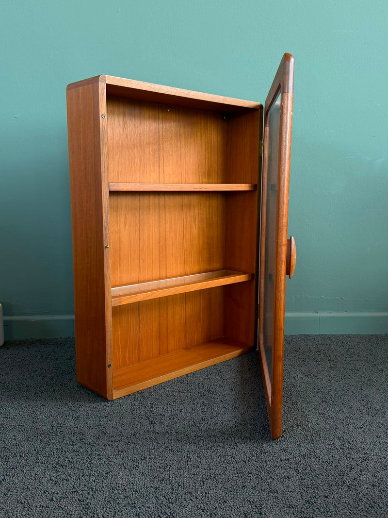 Vetrina in teak di Dyrlund, anni ’60