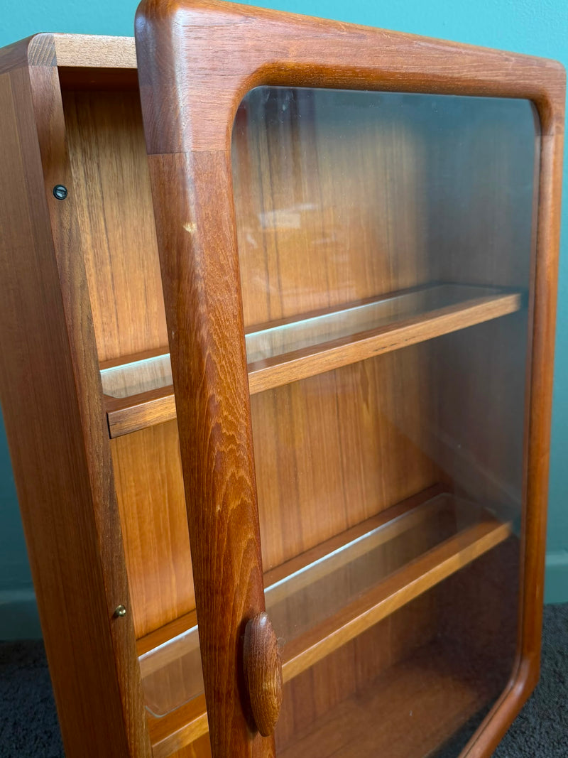 Vetrina in teak di Dyrlund, anni ’60
