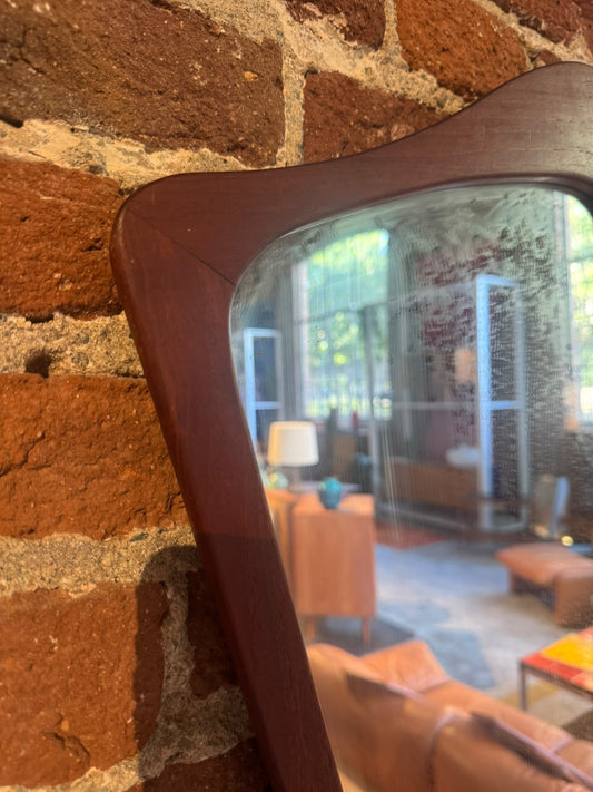 Specchio dalla forma irregolare con cornice in teak, Danimarca 1960
