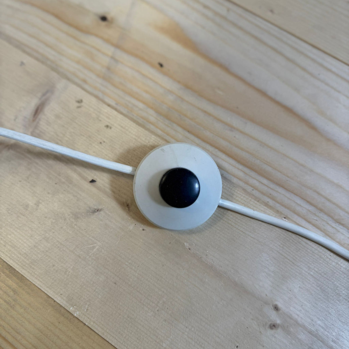 Lampada da Terra Gialla – Design Vintage Nordico