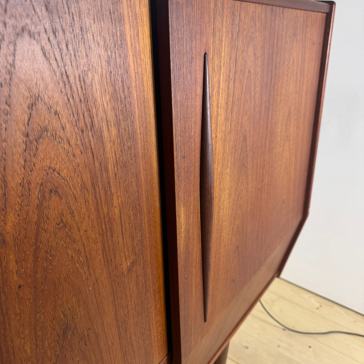 Sideboard Alta in Teak – Eleganza Mid-Century Scandinava Originale Anni ’60