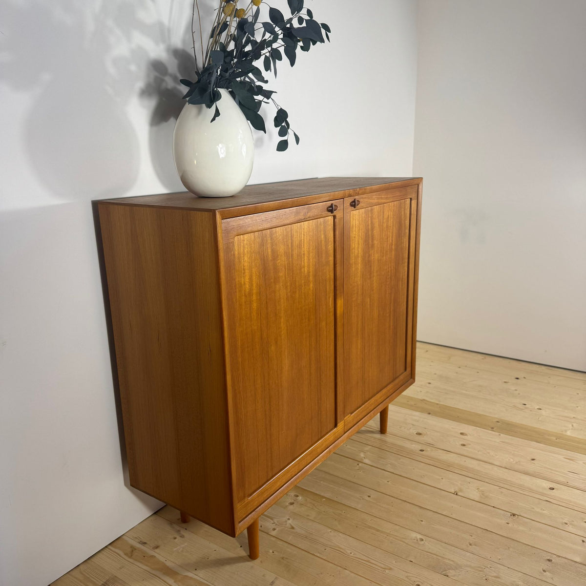 Sideboard alta in teak di H.W. Klein per Bramin – Danimarca