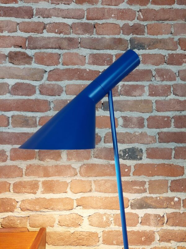 AJ Floor Lamp Arne Jacobsen | Danish Design Blue – STOV VINTAGE