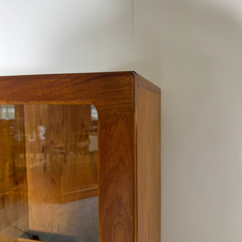 Mobile in teak con anta in vetro, Danimarca 1960