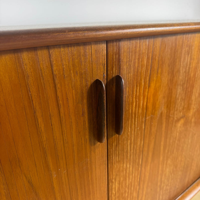 Credenza moderna danese in teak degli anni '60 di Henning Kjaernulf per Bruno Hansen
