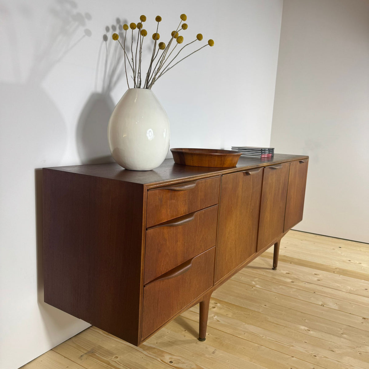 McIntosh sideboard in teak – Mobile vintage restaurato, anni ’60