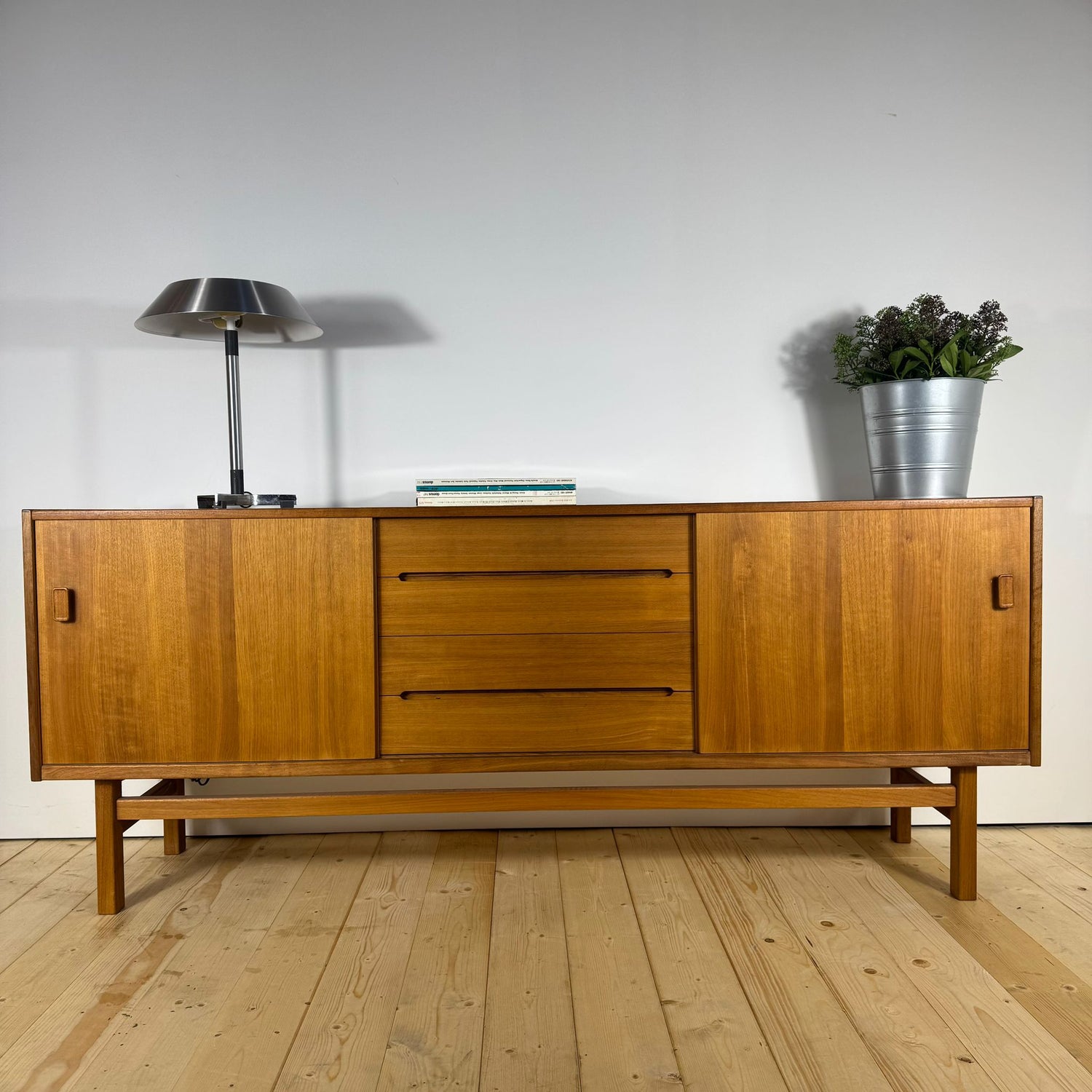Sideboard “Arild” di Nils Jonsson per Troeds – Svezia, 1960