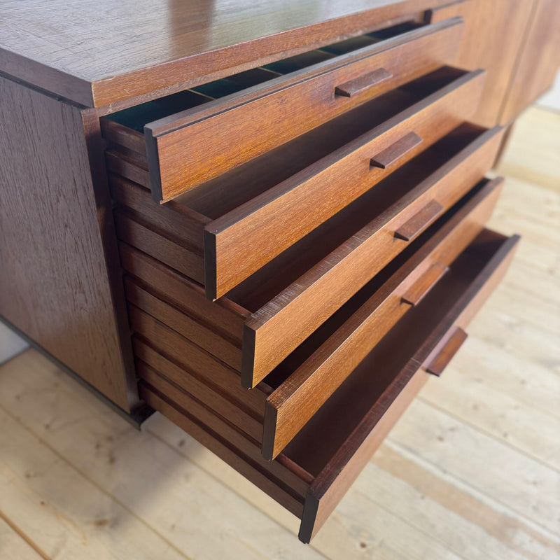Sideboard Vintage in Teak – Credenza Mid-Century di Eleganza Senza Tempo