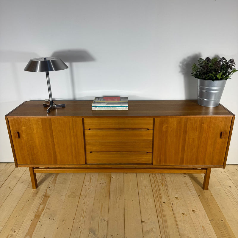 Sideboard “Arild” di Nils Jonsson per Troeds – Svezia, 1960