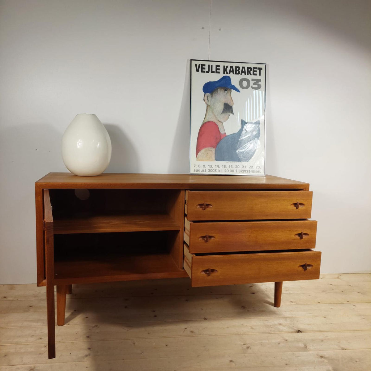 Sideboard con cassetti di H.W. Klein per Bramnin, Danimarca 1960