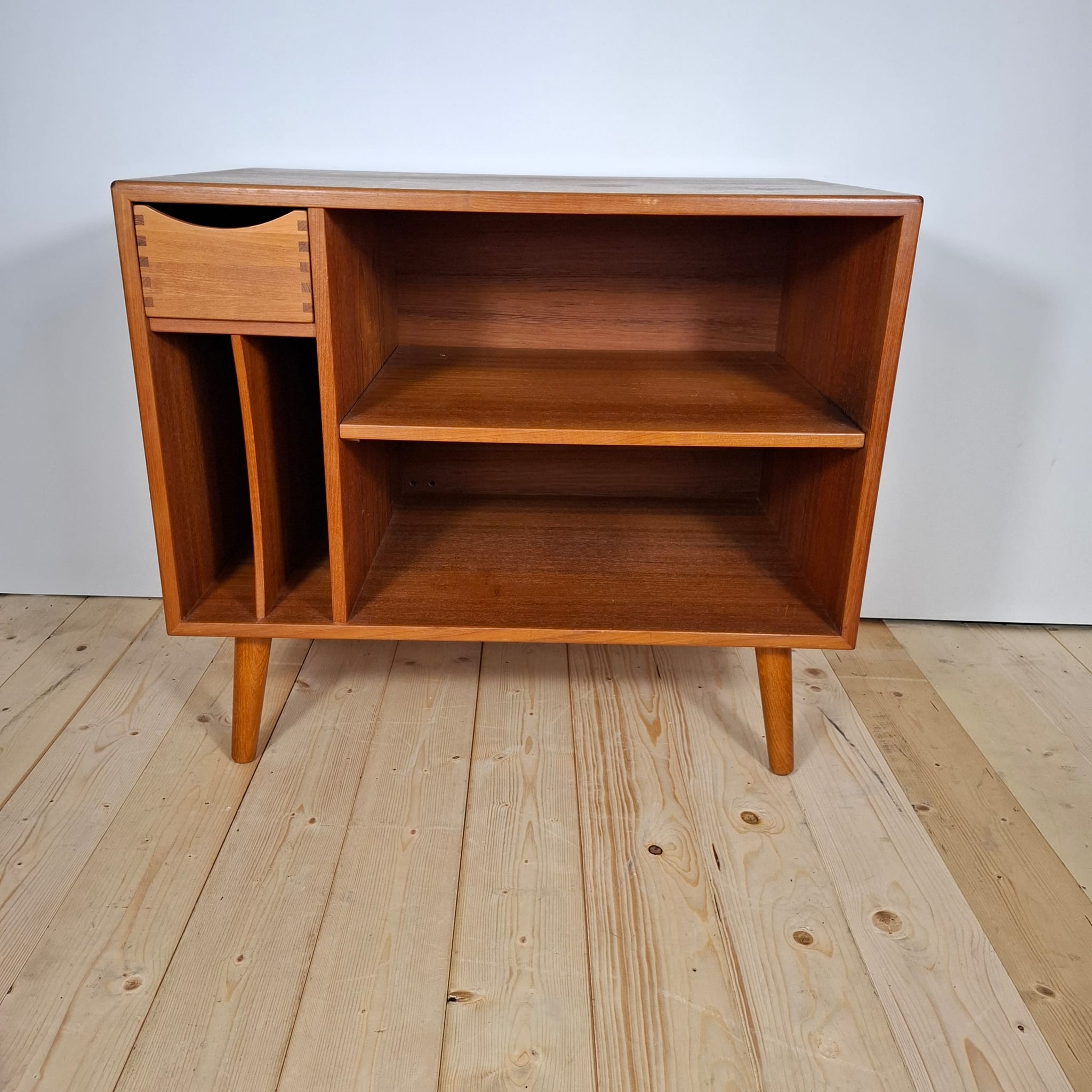 60s Danish Teak Turntable Cabinet – Mid-Century Modern – STOV