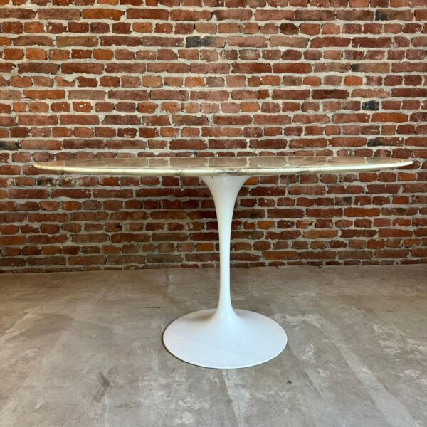 Tavolo da pranzo Tulip, Eero Saarinen per Knoll International