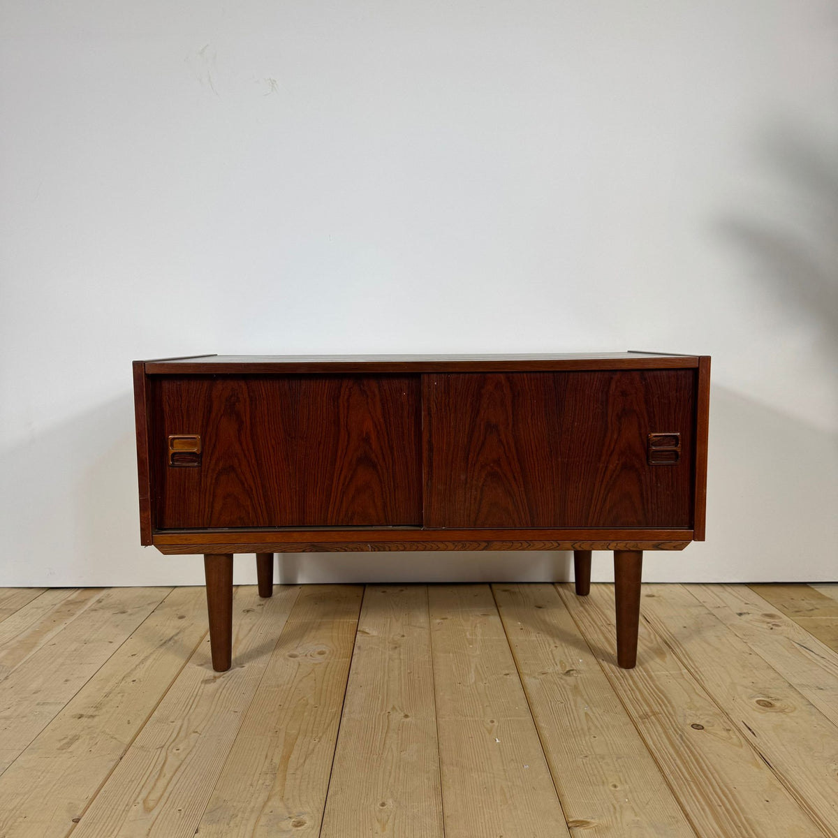 Sideboard in Palissandro con Ante Scorrevoli – Mid-Century Modern