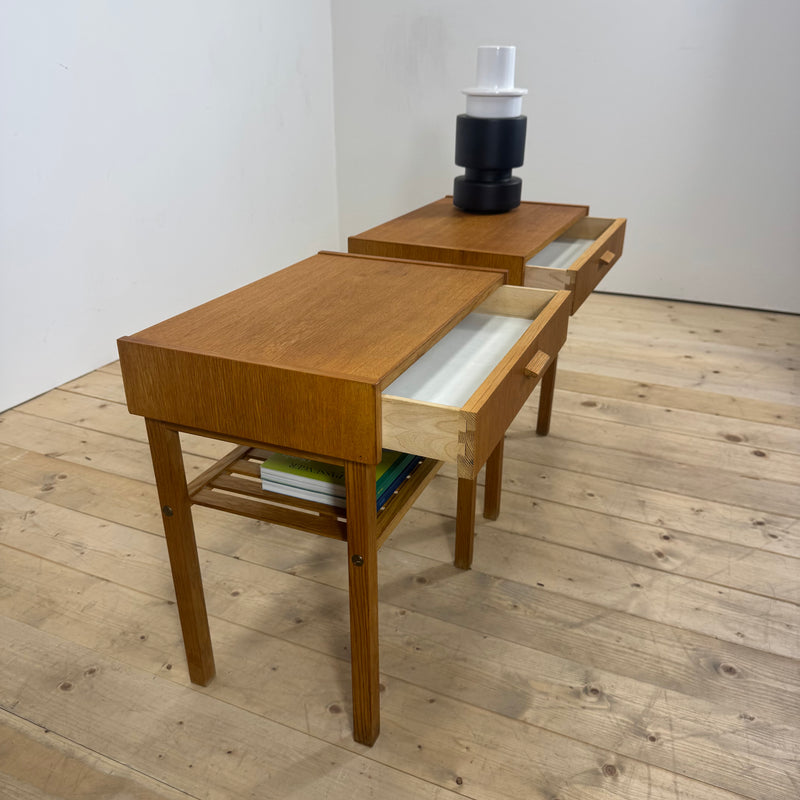 Coppia di comodini in teak svedesi, 1960