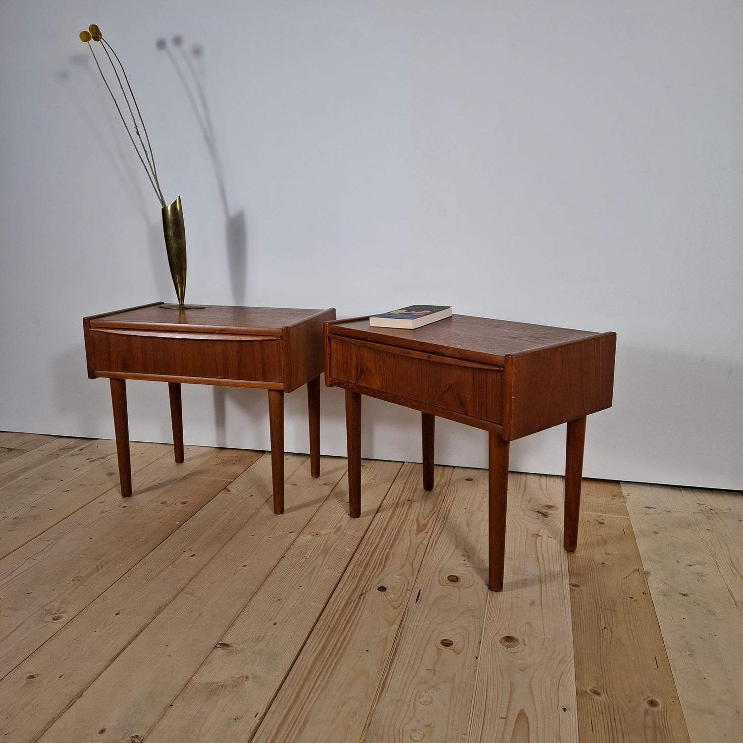 coppia comodini vintage teak design danese