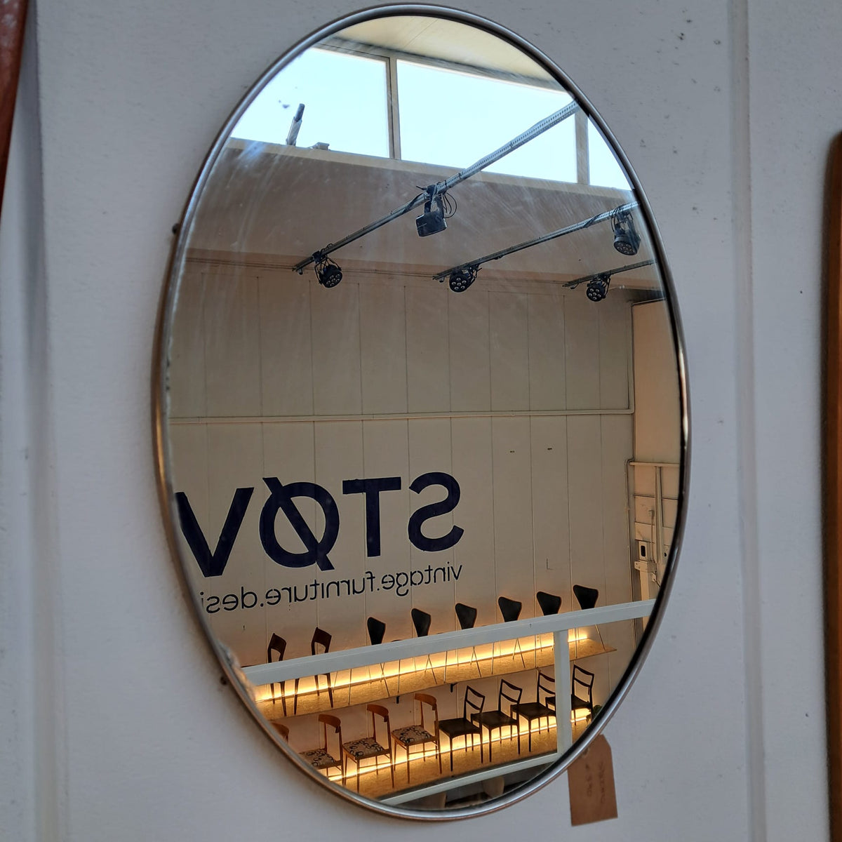 cornice specchio forma ovale design scandinavo