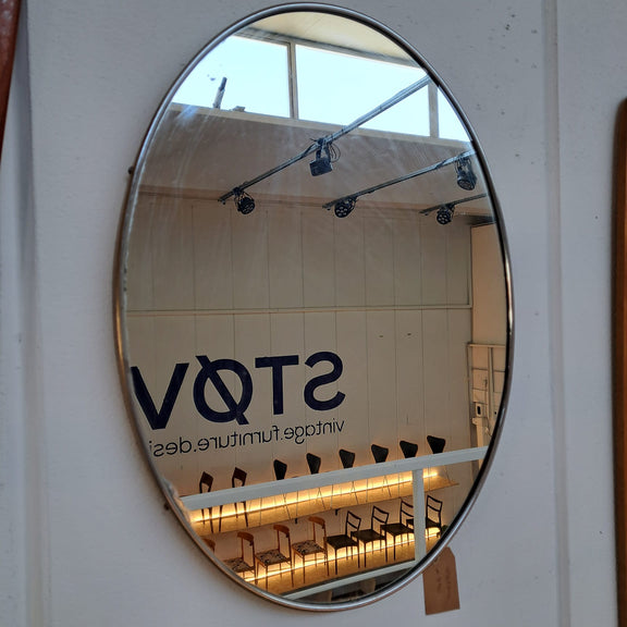 cornice specchio forma ovale design scandinavo