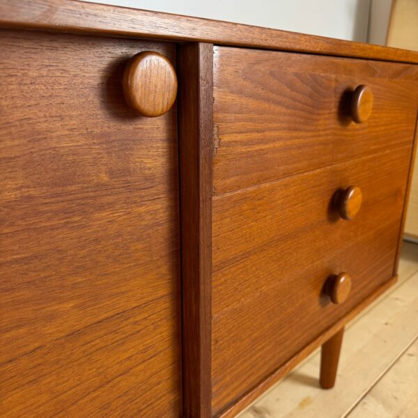 Sideboard vintage in teak con cassetti