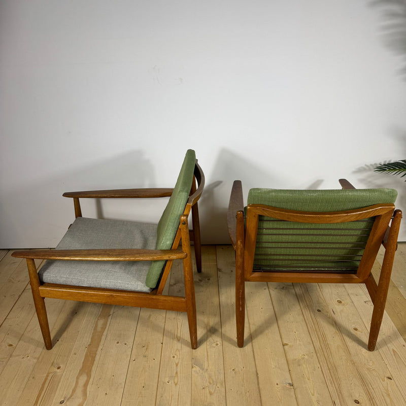 Coppia di Poltrone Danesi Mid-Century Modern in Teak con Cuscini Personalizzabili – 1960
