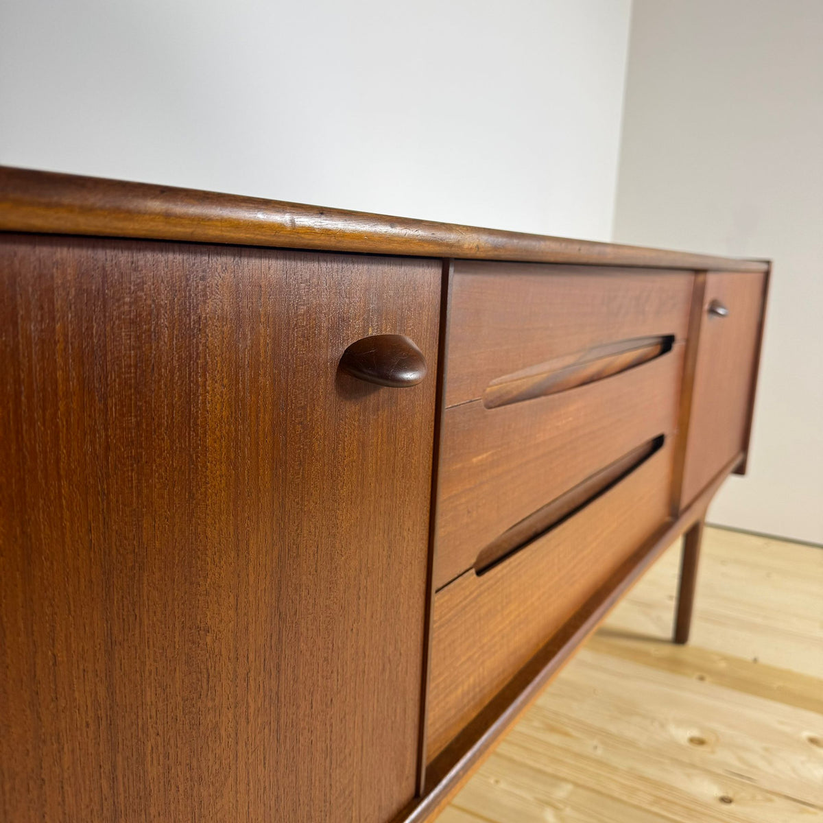 Sideboard danese anni ’60 in teak – design scandinavo originale vintage