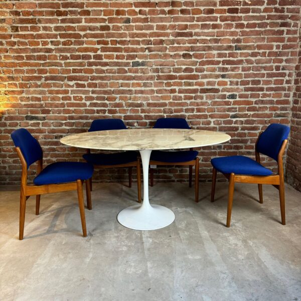Tavolo da pranzo Tulip, Eero Saarinen per Knoll International