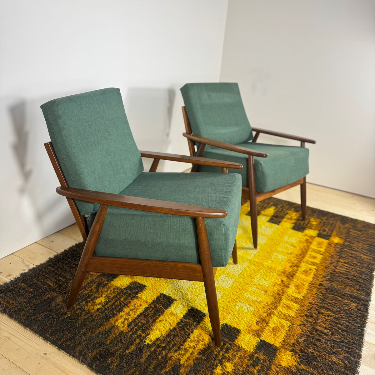 dettaglio bracciolo poltrona teak massello