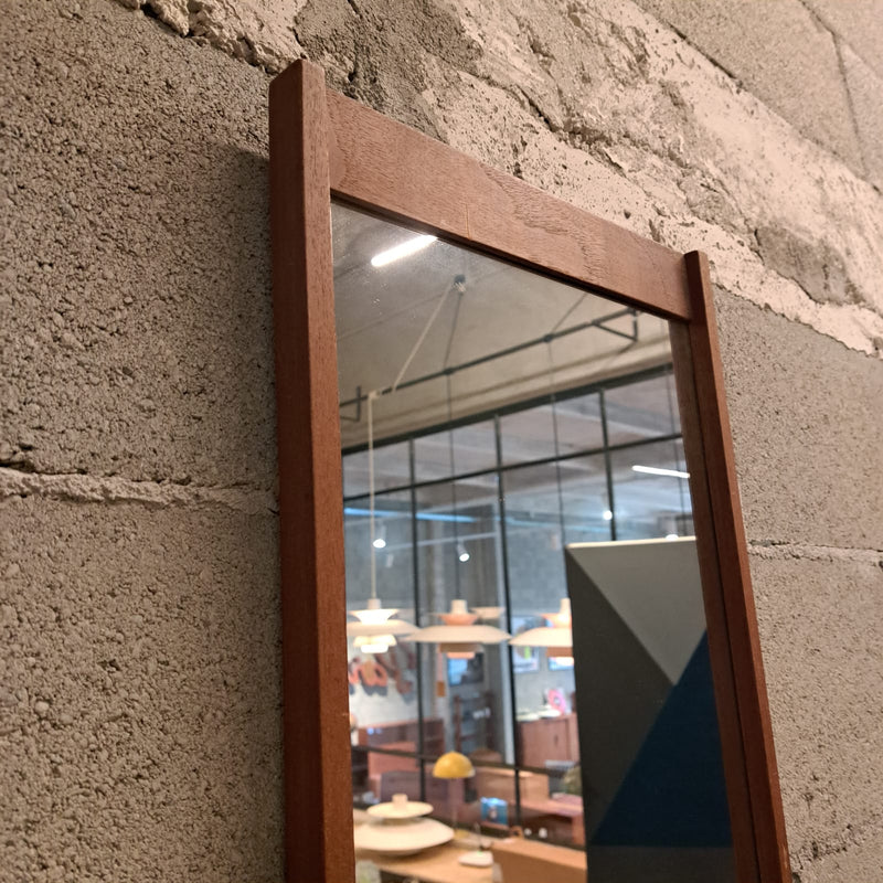 dettaglio cornice teak specchio vintage stov