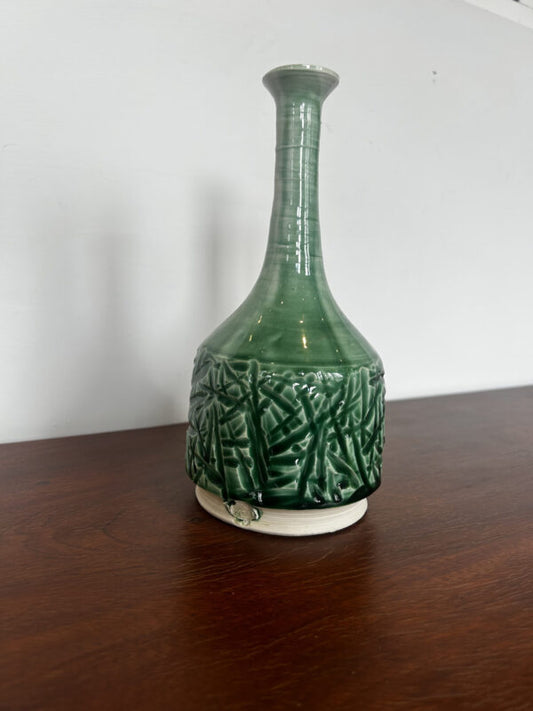 dettaglio finitura smaltata vaso design scandinavo