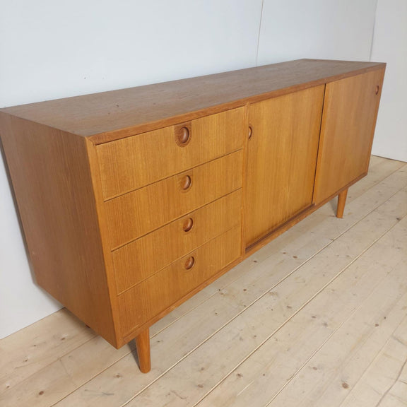 dettaglio legno teak arredo vintage stov