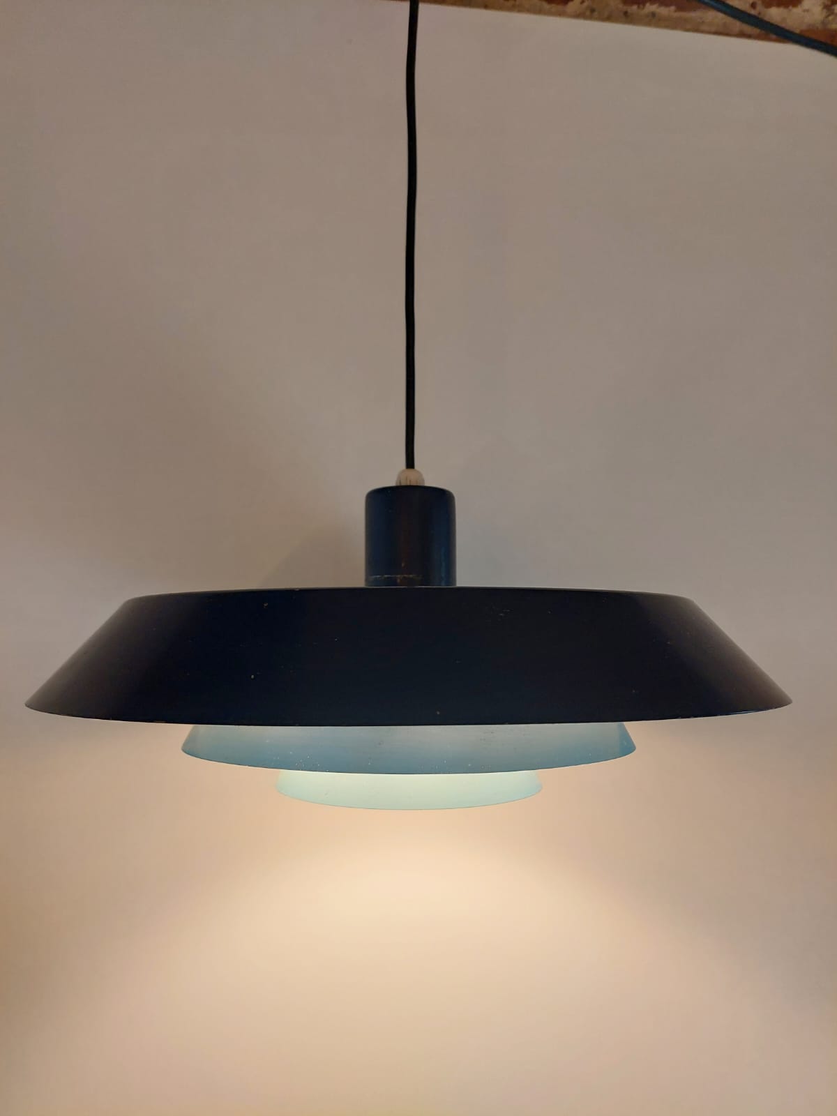 dettaglio luce lyfa troika blu