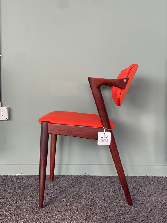 dettaglio schienale e struttura legno teak massello