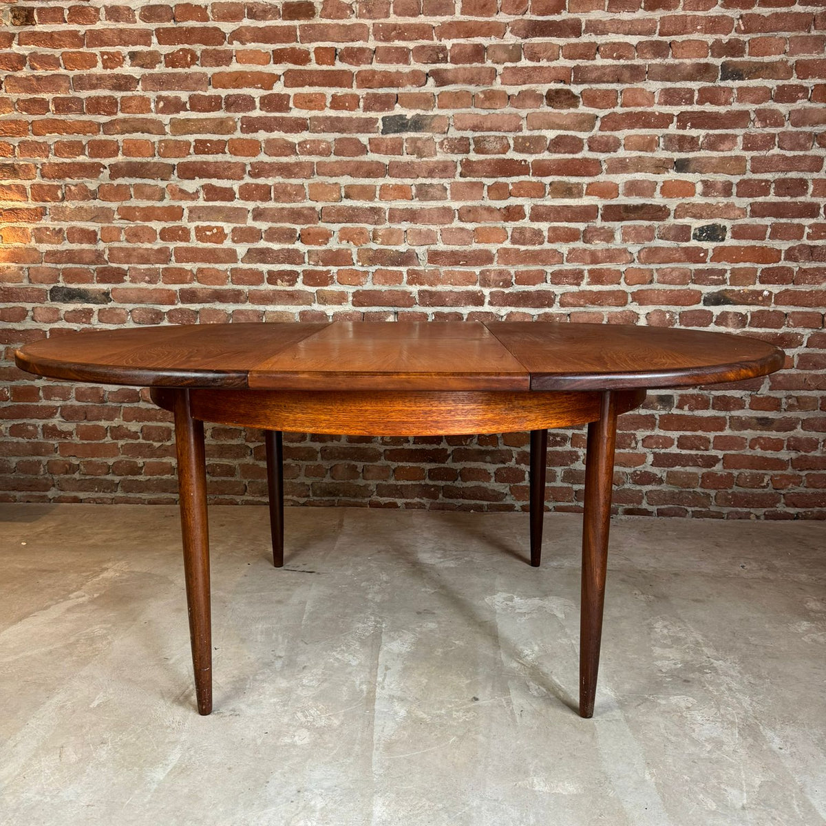 dettaglio tavolo pranzo vintage stov furniture