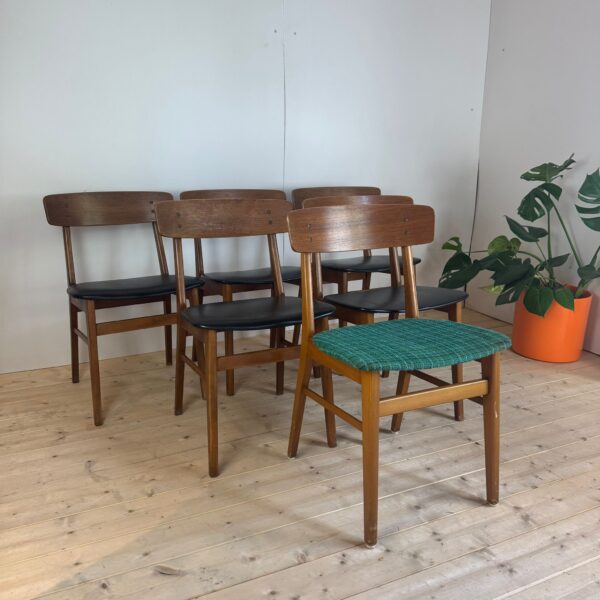 dettaglio legno teak sedie scandinave vintage