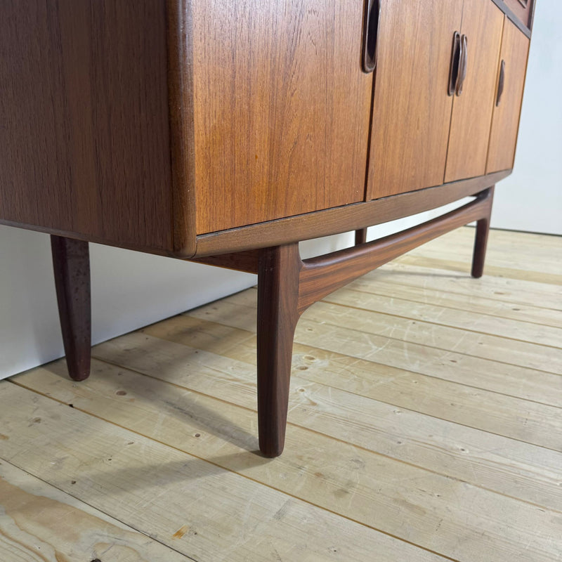 Sideboard G-Plan in Teak – Credenza Mid-Century di Design Britannico